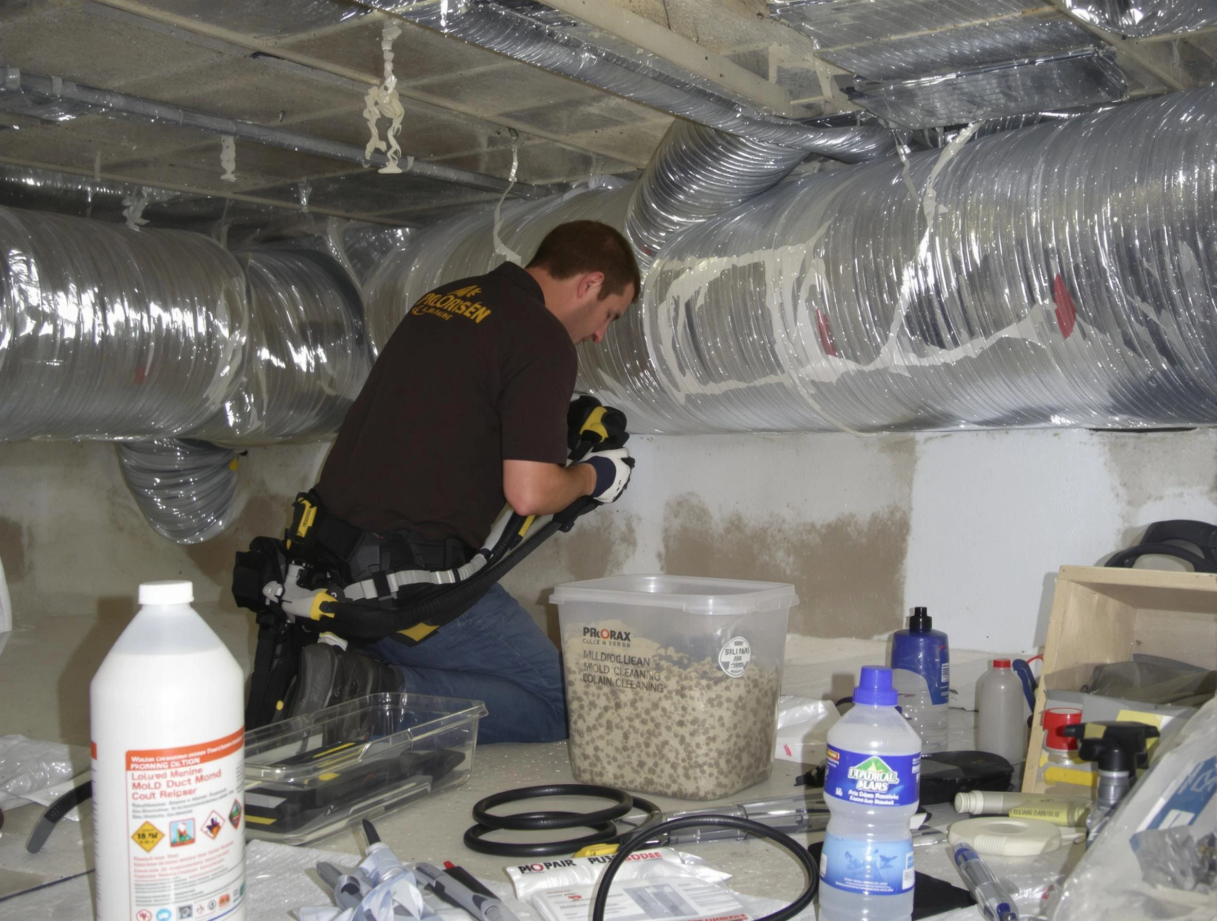 Santaquin Air Duct Cleaning specialist performing professional mold removal from air ducts in Santaquin